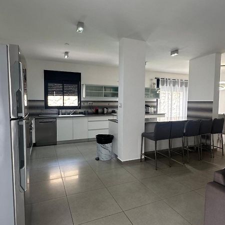Appartamento Luxury Garden Floor Eilat Esterno foto